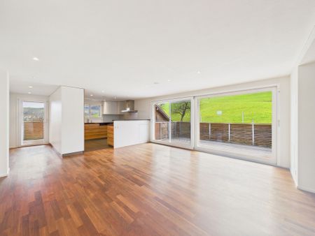 Generous 5.5-room apartment with a view of the countryside in Allenwinden - Photo 2