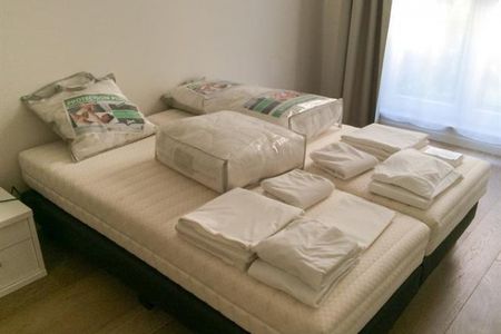 Proche de la place du Luxembourg. Beau Rez-de-Chaussée meublé 3 chambres, terrasse + jardin 30 m² - Photo 5