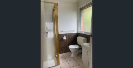 Sun filled in prefect location – Walking distance to Wheelers Hill Primary School - Photo 4