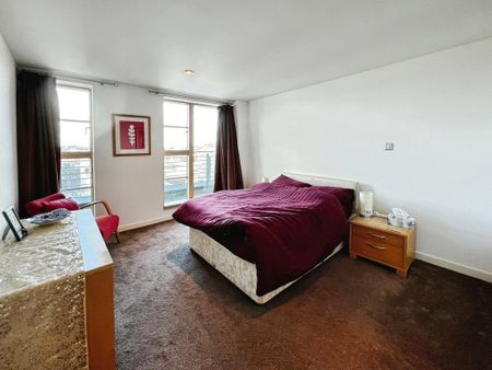 2 bedroom flat to rent - Photo 4