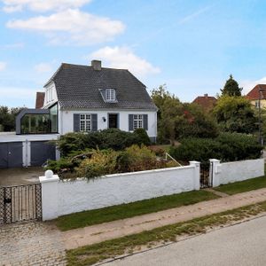 Smuk palæejendom direkte ved Emdrup Sø - Photo 3