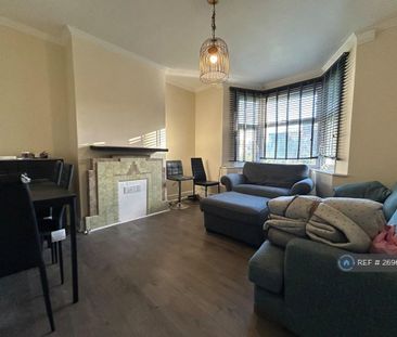 2 bedroom flat to rent - Photo 3