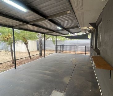 Modern Three Bedroom Home in Larapinta - Photo 3