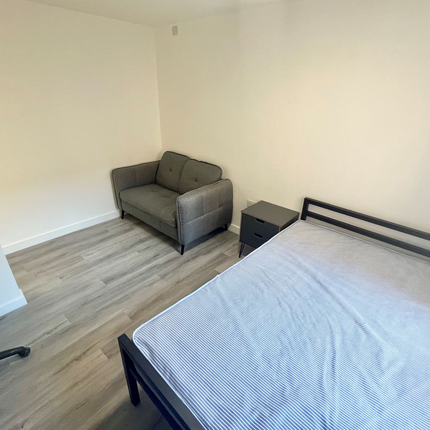 studio to rent Phoenix Court, 133 Rockingham Street, Sheffield, S1 - Photo 1