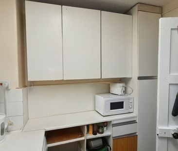 Room in a Shared Flat, Reading House, SE15 - Photo 6
