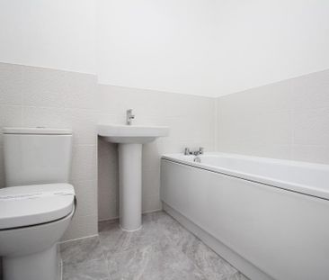 3 bedroom detached house to rent - Photo 3