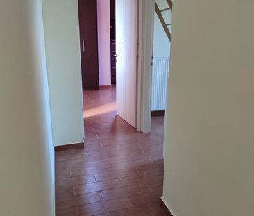 Μεζονέτα 230 τ.μ. προς ενοικίαση - Photo 2