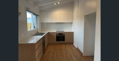 Fully Renovated Coastal Gem! - Photo 5