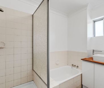 Modern & Convenient 2-Bedroom Unit - Freshly Updated! - Photo 6