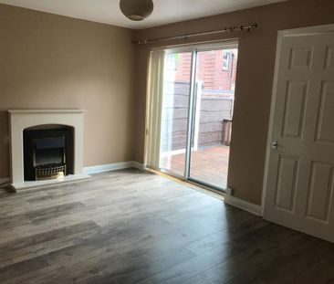 2 bedroom end of terrace house to rent - Photo 1