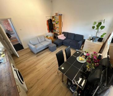 4 bedroom semi-detached house to rent - Photo 1