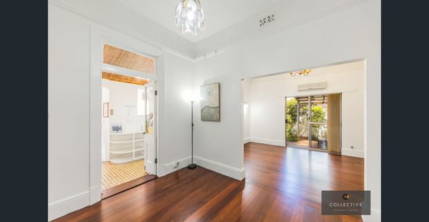 Family home by the lake - Photo 1