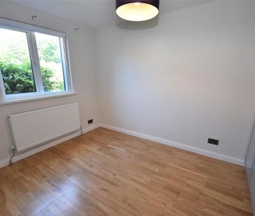 4 bedroom detached house to rent - Photo 3