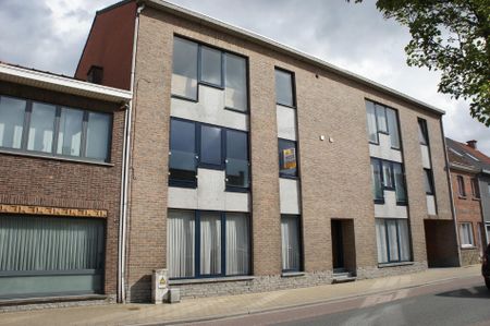 - Sint-Niklaas – Gemeubelde studio met staanplaats - Foto 3