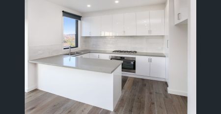 TOWNHOUSE LIVING IN THE HEART OF BULLEEN - Photo 5