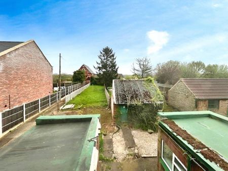 3 bedroom terraced house to rent - Photo 5