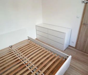 Podnájem velmi pěkného z části zařízeného cihlového bytu 2+kk s bal... - Photo 4