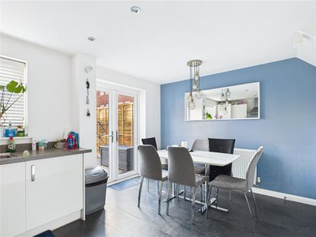 3 bedroom semi-detached house to rent - Photo 4