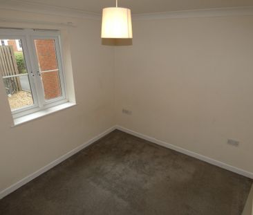 2 bed Apartment - To Let - Photo 4