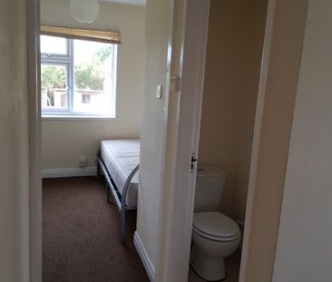 3 Bed Semi-Detached House, Waincliffe Drive, LS11 - Photo 5