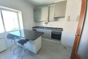 3+1 bedroom flat with balconies in Esgueira!