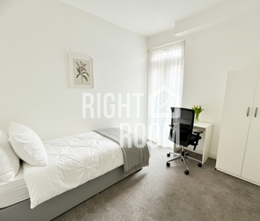 Room 2, Grosvenor Road, Forest Gate, London E7 - Photo 2