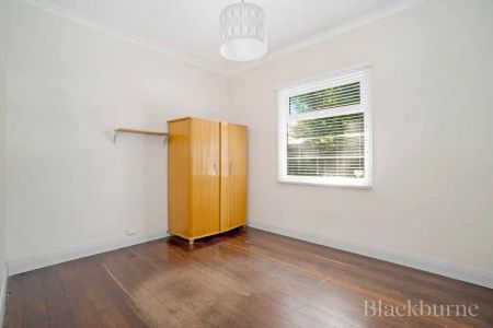 “CHARMING FAMILY HOME” - Photo 2