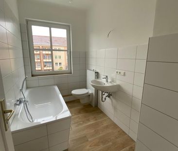 Erstbezug nach Sanierung! 4-Raumwohnung ab Dezember zu vermieten! - Photo 2