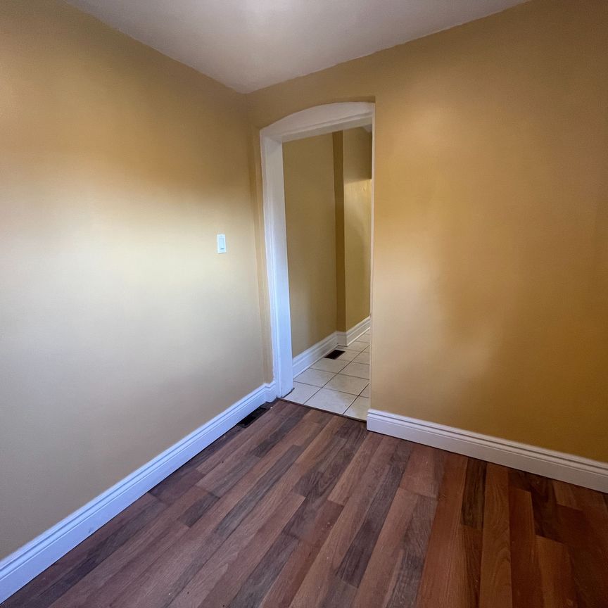 For Lease - 1113 Davenport Rd Road Unit# 1, Toronto, Ontario - Photo 1