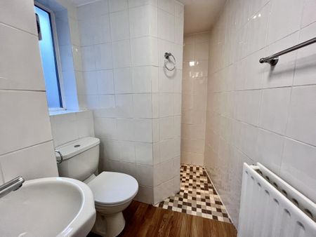 3 bedroom terraced house to rent - Photo 4