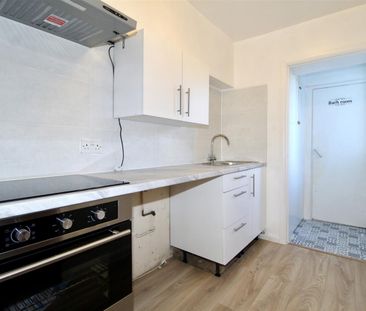 1 Bedroom Maisonette - Garden To Let - Photo 5
