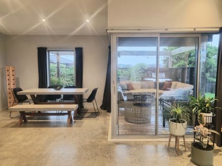 Spinnaker Bay Family Living - Photo 4