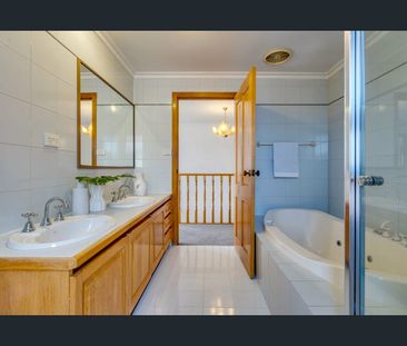 LIKE NO OTHER, LOOK NO FURTHER ! - Photo 2