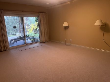 4 Bed – 3 Bath – Gallaghers Canyon - Photo 4