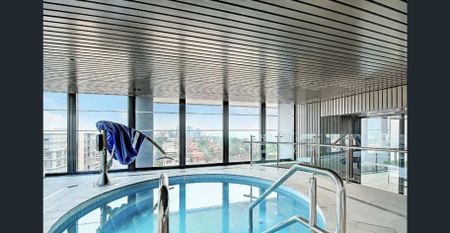 Sanctuary of style, space and quality walking distance to Train/Metro Stations - Photo 3