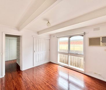 Space, Shedding & Family Living - Photo 4