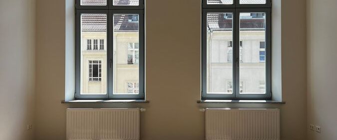 ERSTBEZUG - geräumige 2-Raum Altbauwohnung mit Balkon - Foto 1