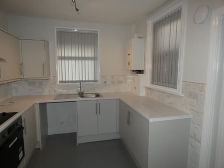 4 bedroom property to rent - Photo 2