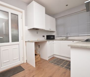 2 Bedroom Terraced House - Photo 2