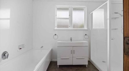 Close to Town - Photo 3