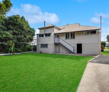 Beautiful 3 Bedroom Queenslander Close to Town - Photo 1