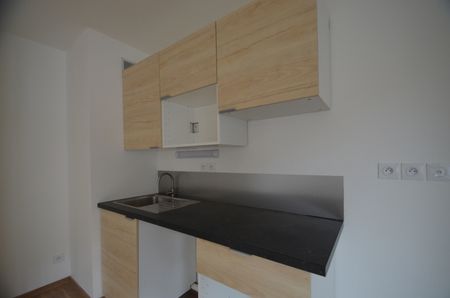 Location Appartement 3 pièces 73m² ROUEN 76100 - Photo 4