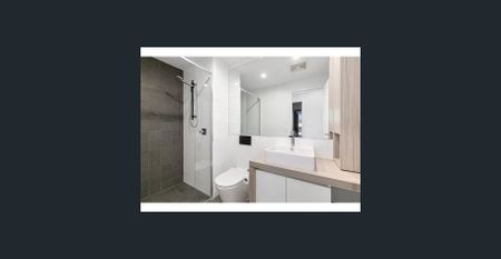 Luxury 2-Bedroom Apartment at Boardwalk Burleigh - Coastal Living in Style - Photo 5