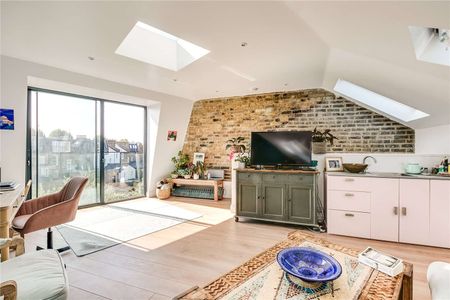 A stylish four bedroom home arranged over four floors. - Photo 4