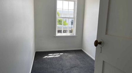 Jackson Street Apartment - Photo 2