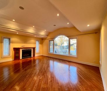 For Lease - 366 Winston Road, Oakville, Ontario - Photo 2