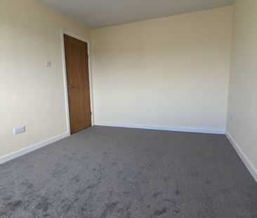 Deegan Close, Coventry - - Photo 2