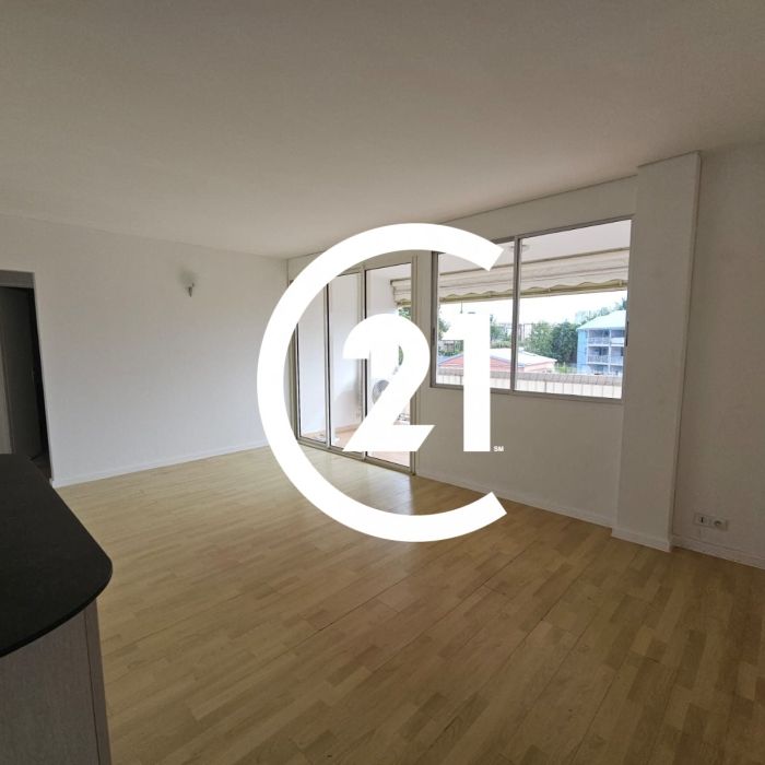 Location Appartement 65.96m² 4 pièces Fort de france - Photo 1