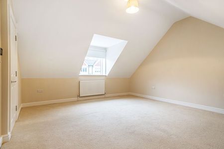 St Christophers Road, Haslemere, Surrey, GU27 - Photo 2