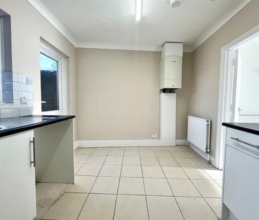 3 Bedroom House - End Terrace To Let - Photo 1